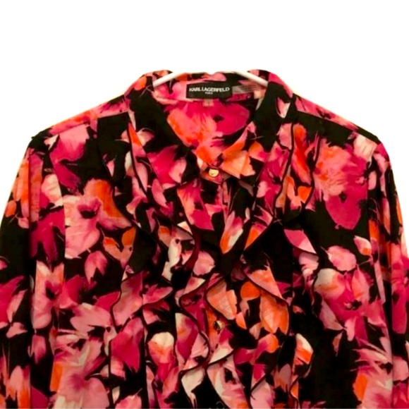 ❤️Karl Lagerfeld Black Floral ruffle front blouse❤️ - Picture 2 of 10